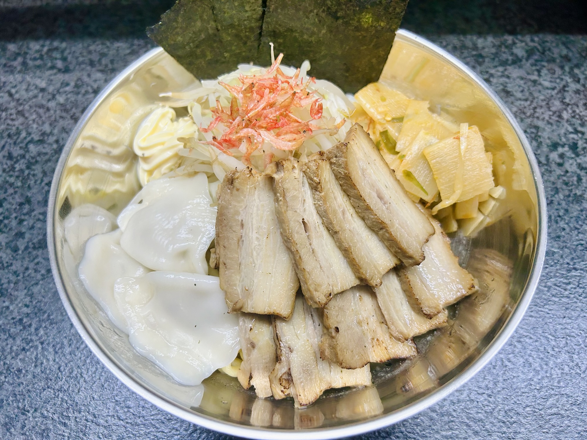 兄貴気まぐれ汁なしA 肉マシ マヨトッピング 味玉なし