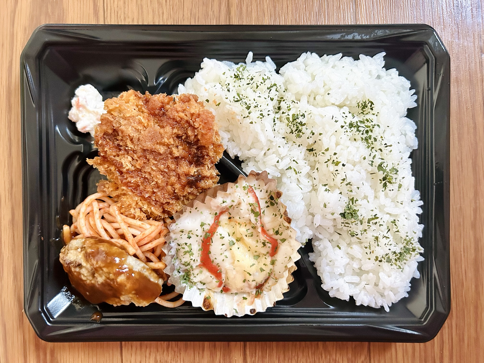 マルエツの日替わり弁当 全体写真