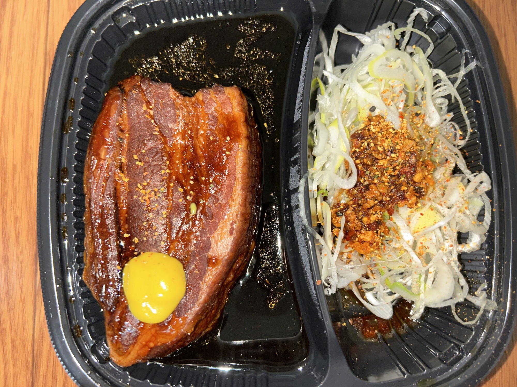 角煮弁当と厚切り豚角煮定食